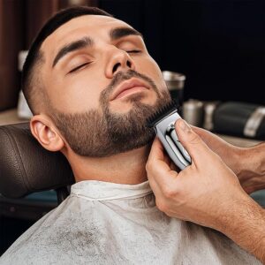 The best trimmers for men in India 2026.